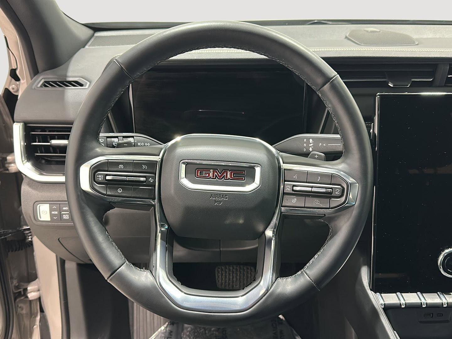 Used 2025 GMC Terrain Elevation image 9