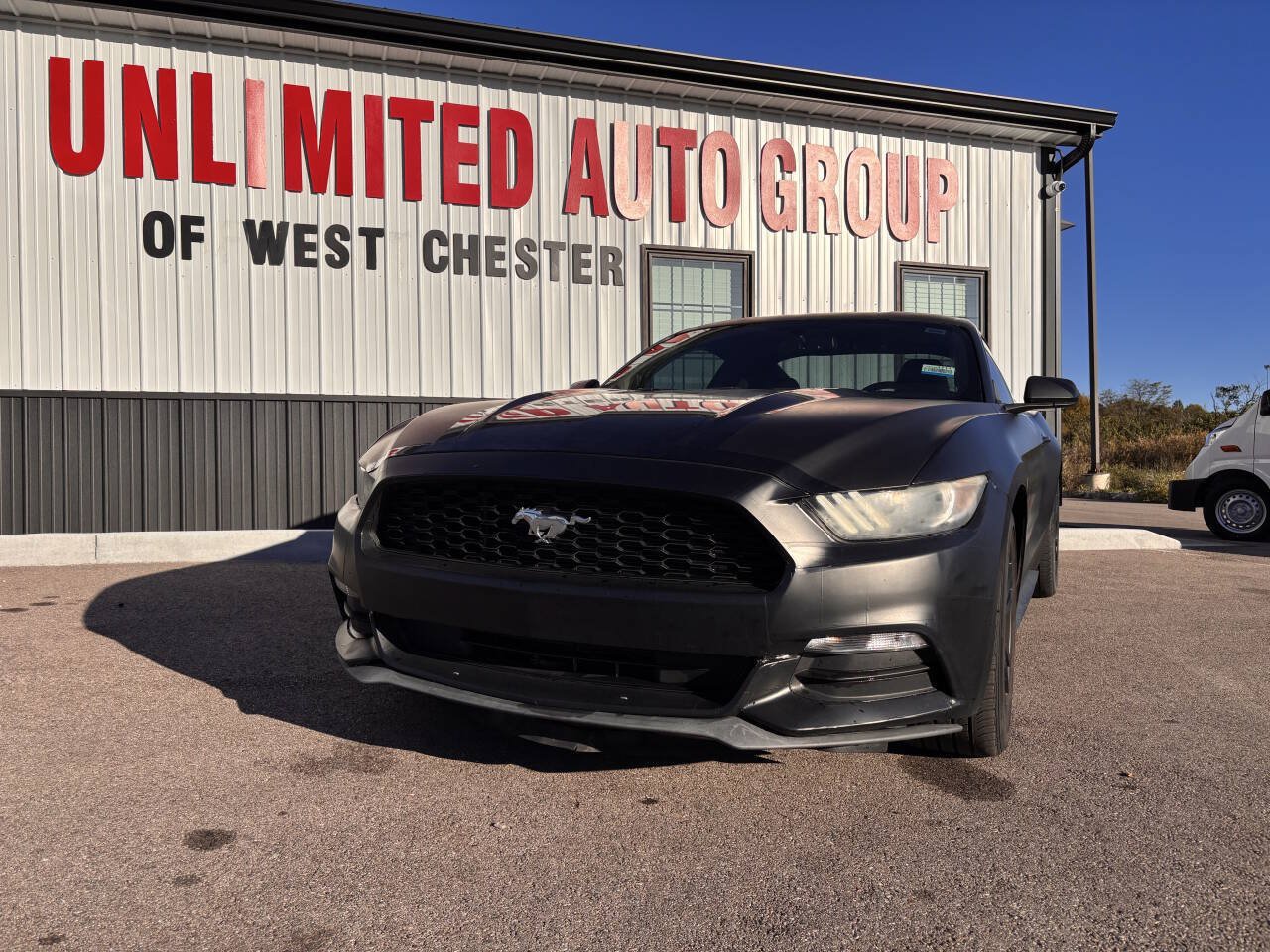 Used 2017 Ford Mustang Coupe RWD image 2