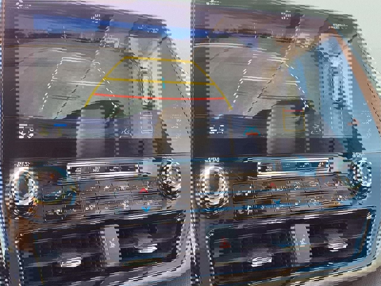 Certified 2021 Toyota Highlander Limited w/ Protection Package #3 (TMS) image 21