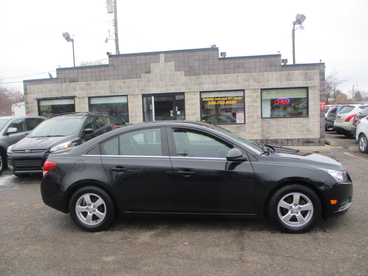 Used 2014 Chevrolet Cruze LT image 2