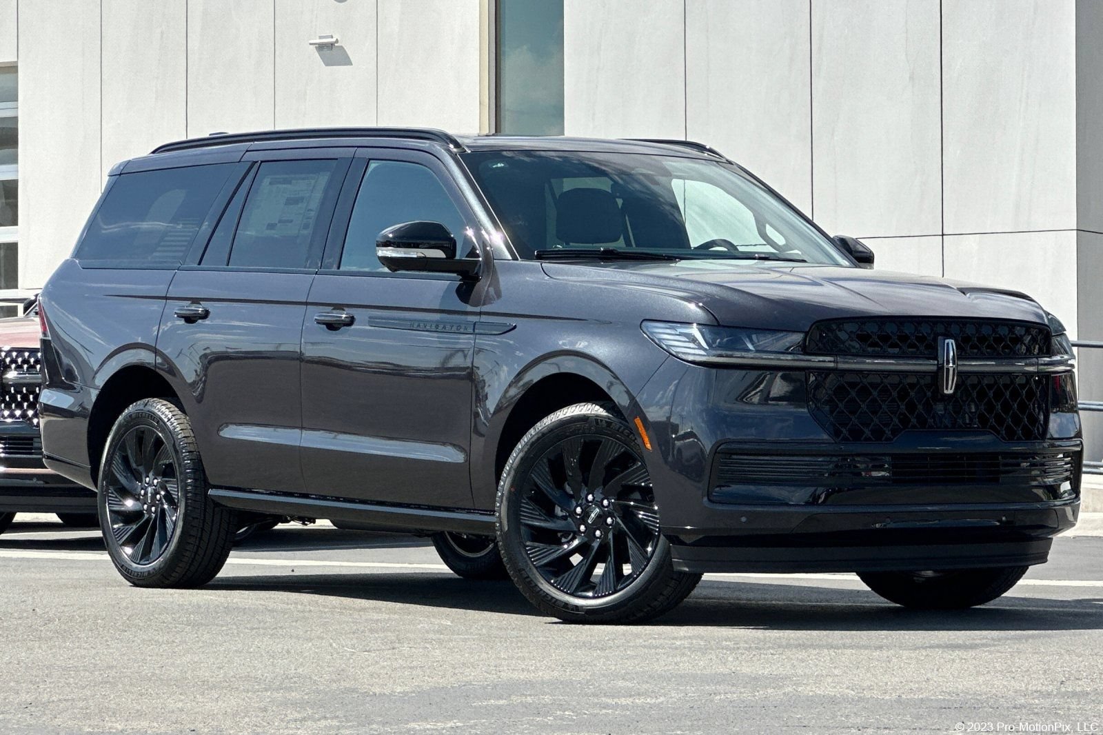 New 2026 Lincoln Navigator Reserve w/ Jet Appearance Package AWD/4WD video 1
