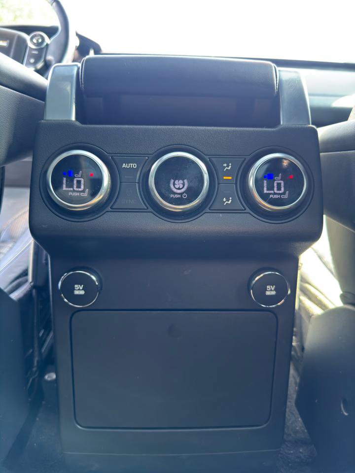 Used 2018 Land Rover Discovery HSE Luxury AWD/4WD image 21
