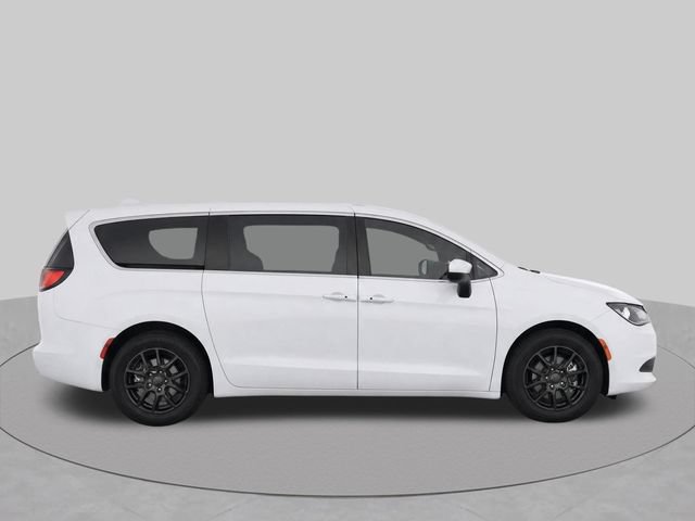 Used 2023 Chrysler Voyager LX FWD image 8