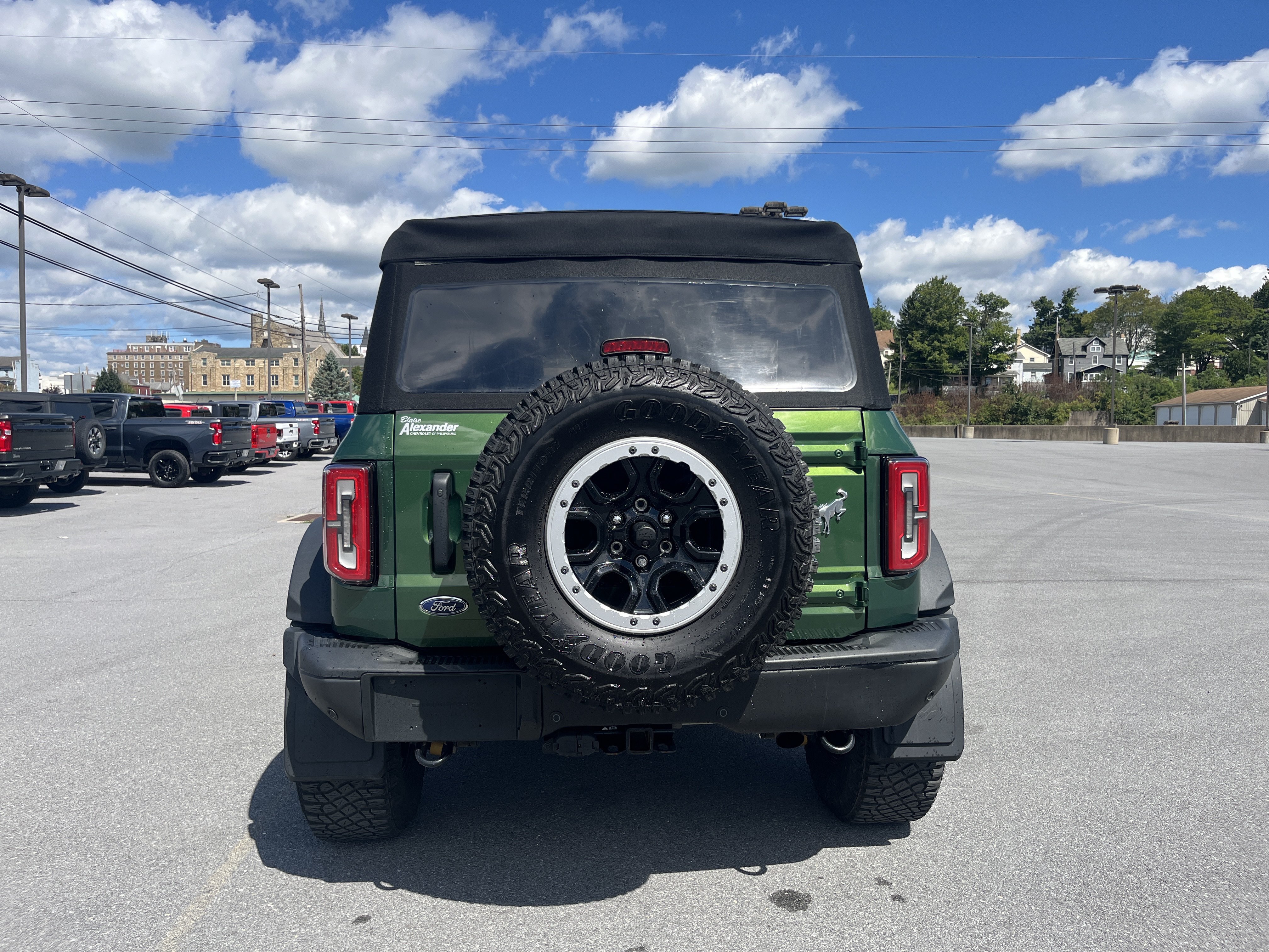 Used 2023 Ford Bronco Badlands w/ Sasquatch Package AWD/4WD image 14