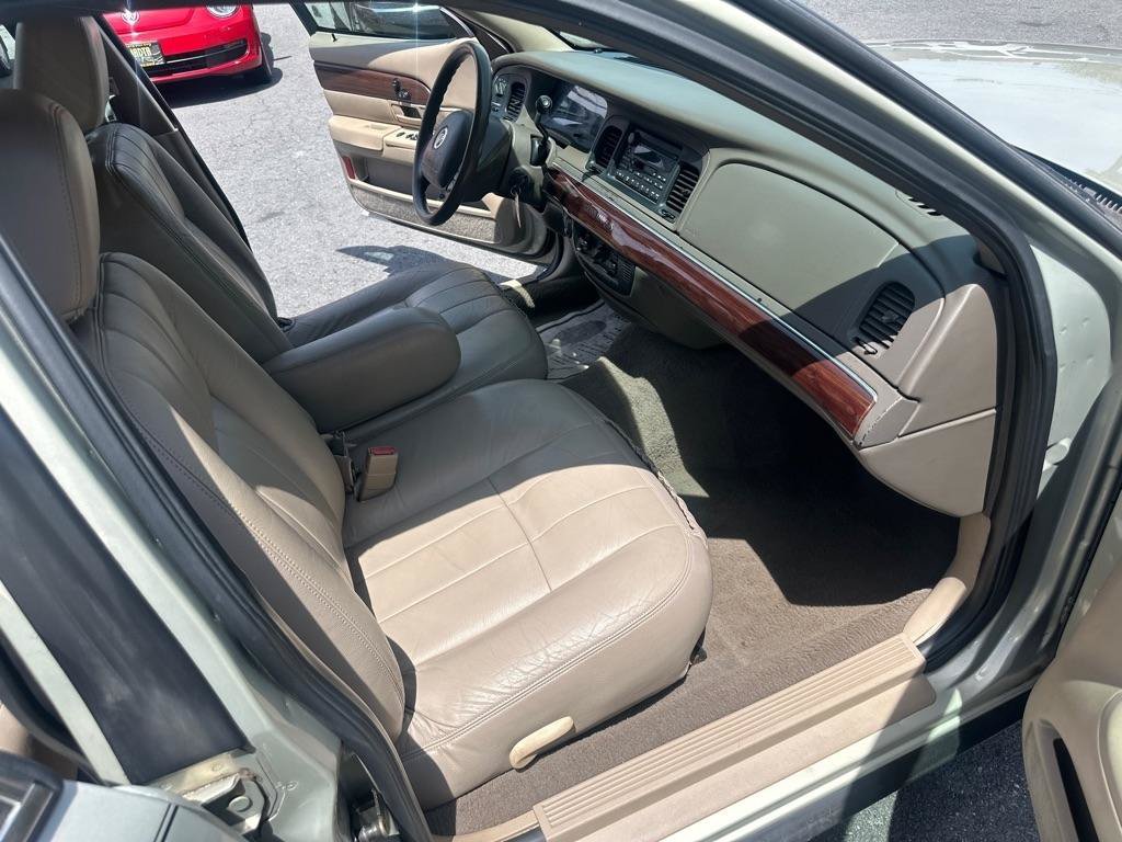 Used 2004 Mercury Grand Marquis GS RWD image 36
