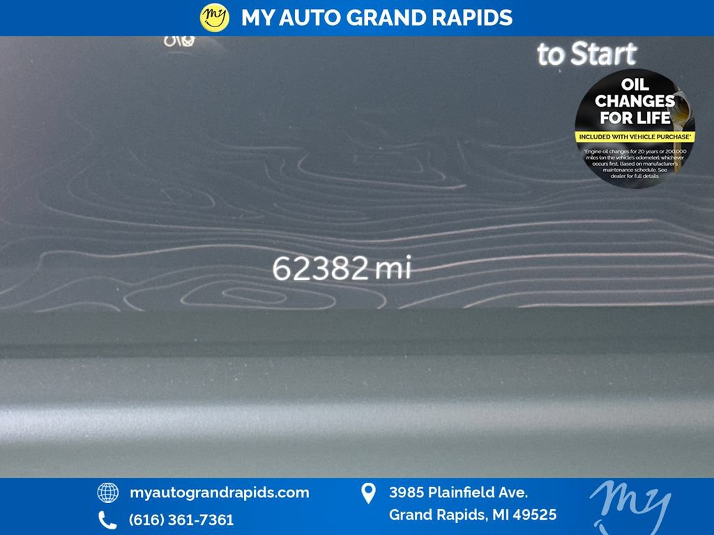 Used 2024 Jeep Wagoneer L Series II w/ Flexible Seating Group AWD/4WD image 18