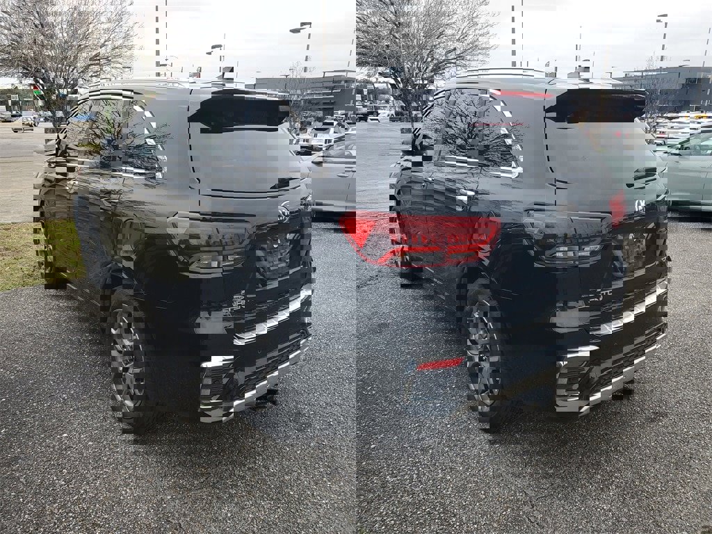 Used 2019 Kia Sorento SX w/ SX Touring Package image 3