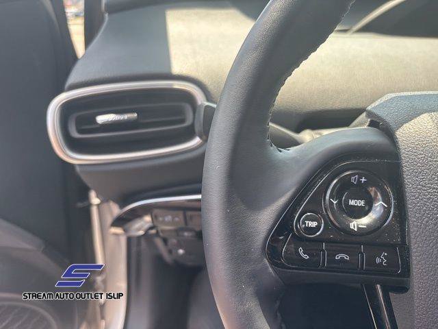 Used 2022 Toyota Prius Prime LE FWD image 29