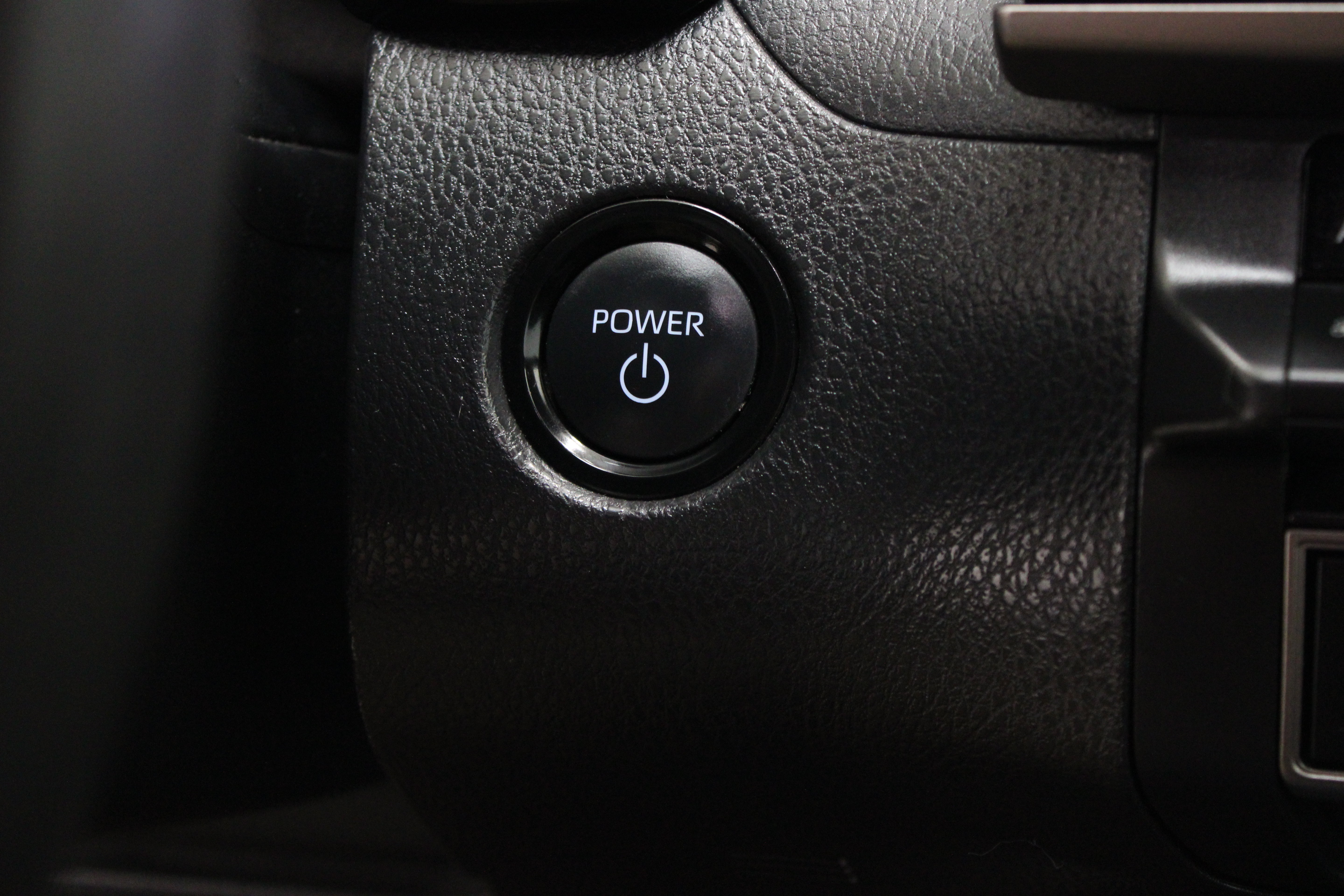Used 2025 Toyota Camry SE w/ Convenience Package FWD image 18