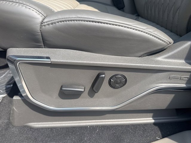 New 2025 Ford F350 Platinum image 32