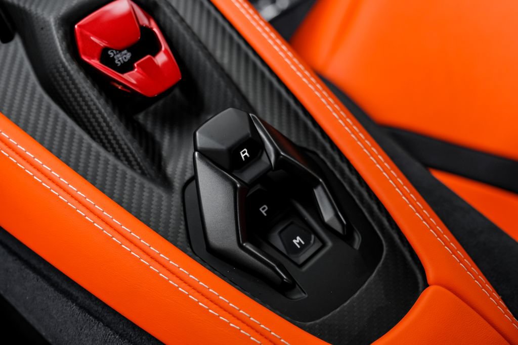 Used 2025 Lamborghini Revuelto AWD/4WD image 31