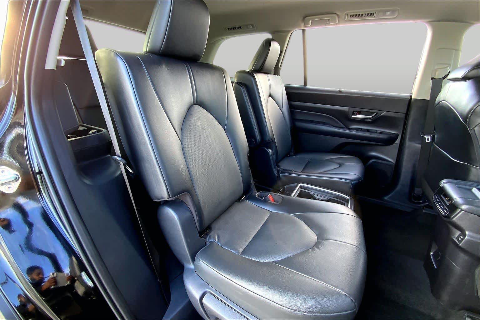 Used 2025 Toyota Grand Highlander AWD image 19
