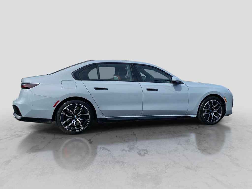 Used 2023 BMW 760i xDrive image 6