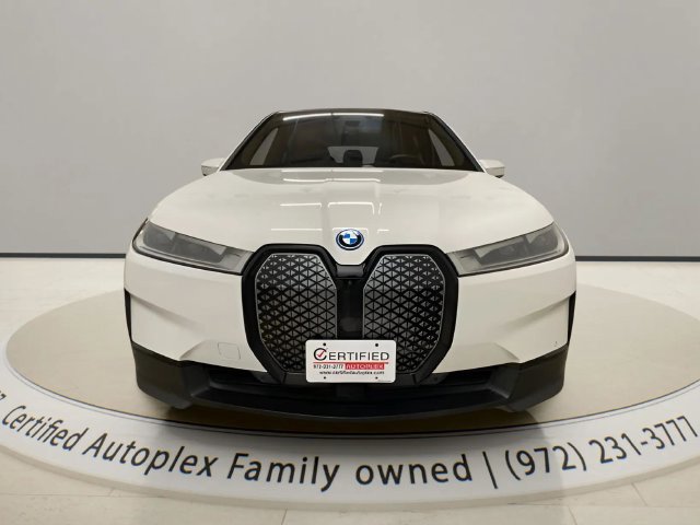 Used 2024 BMW iX xDrive50 w/ Premium Package AWD/4WD image 8