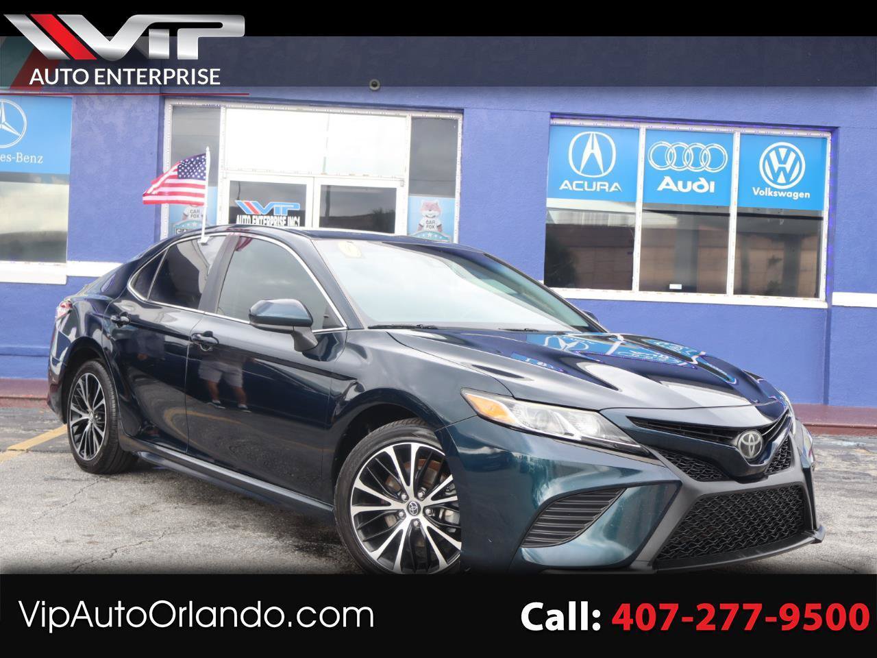 Used 2020 Toyota Camry SE FWD image 1