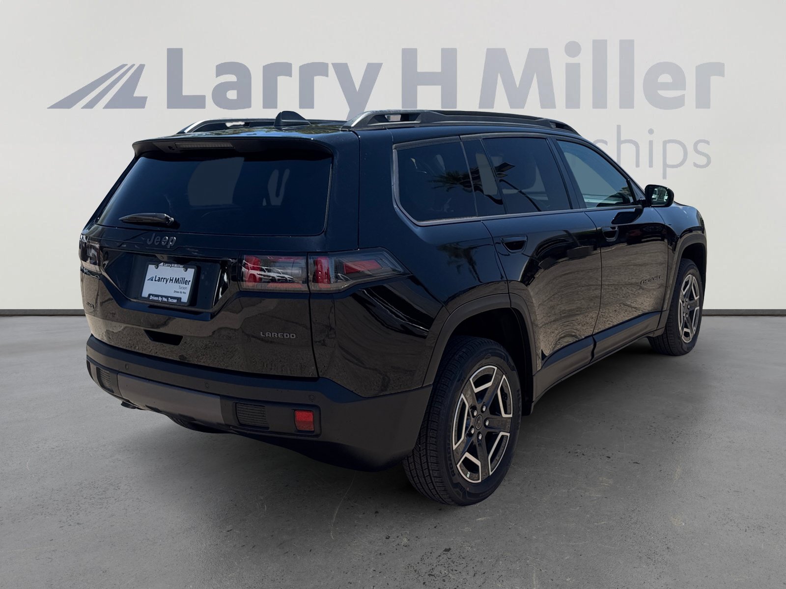 New 2026 Jeep Cherokee Laredo AWD/4WD image 5