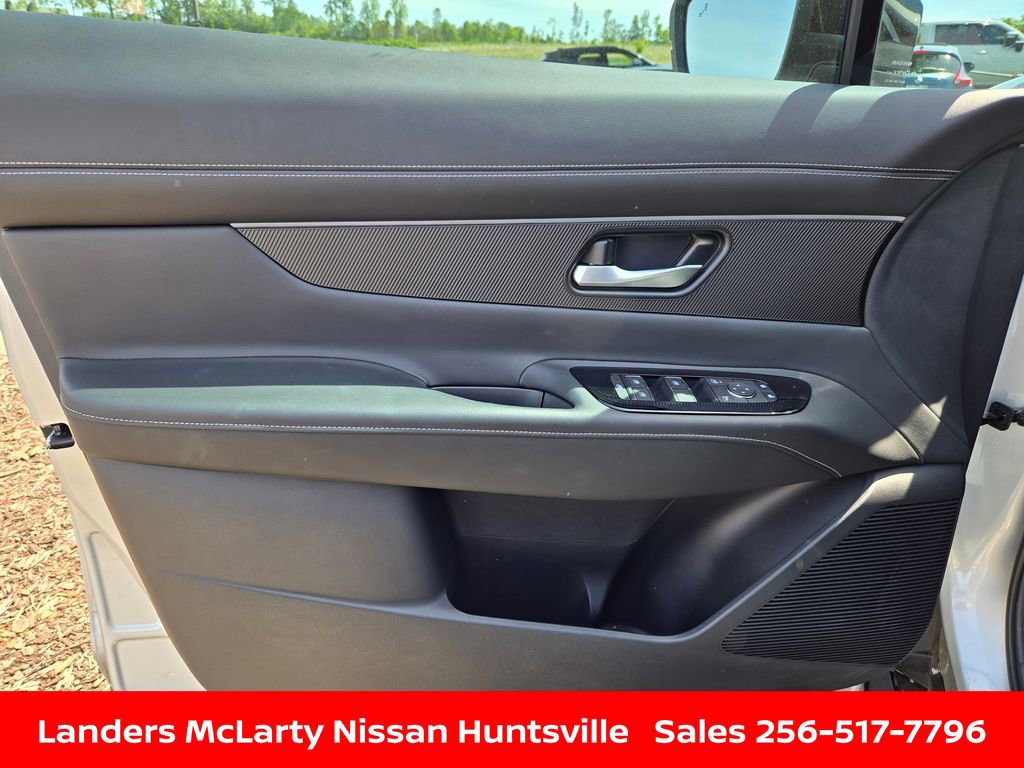 Used 2025 Nissan Murano SV AWD/4WD image 21