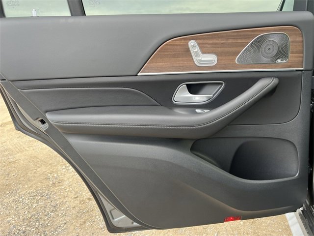 Used 2025 Mercedes-Benz GLS 450 4MATIC image 40