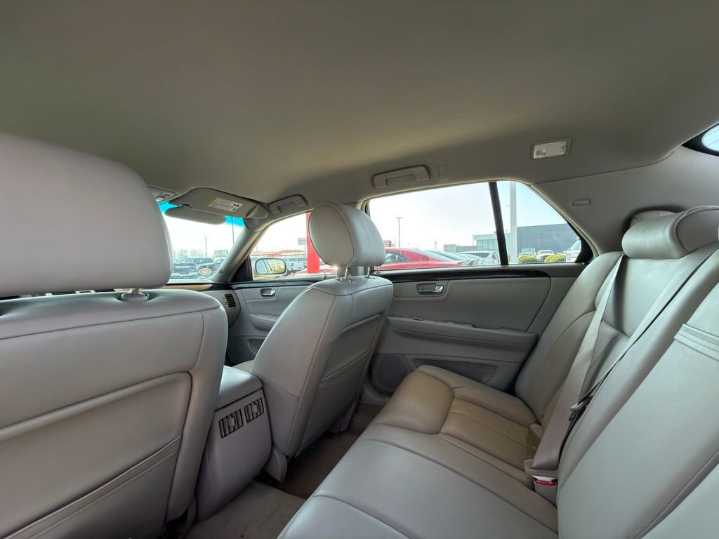Used 2009 Cadillac DTS w/ Trunk Convenience Package FWD image 29