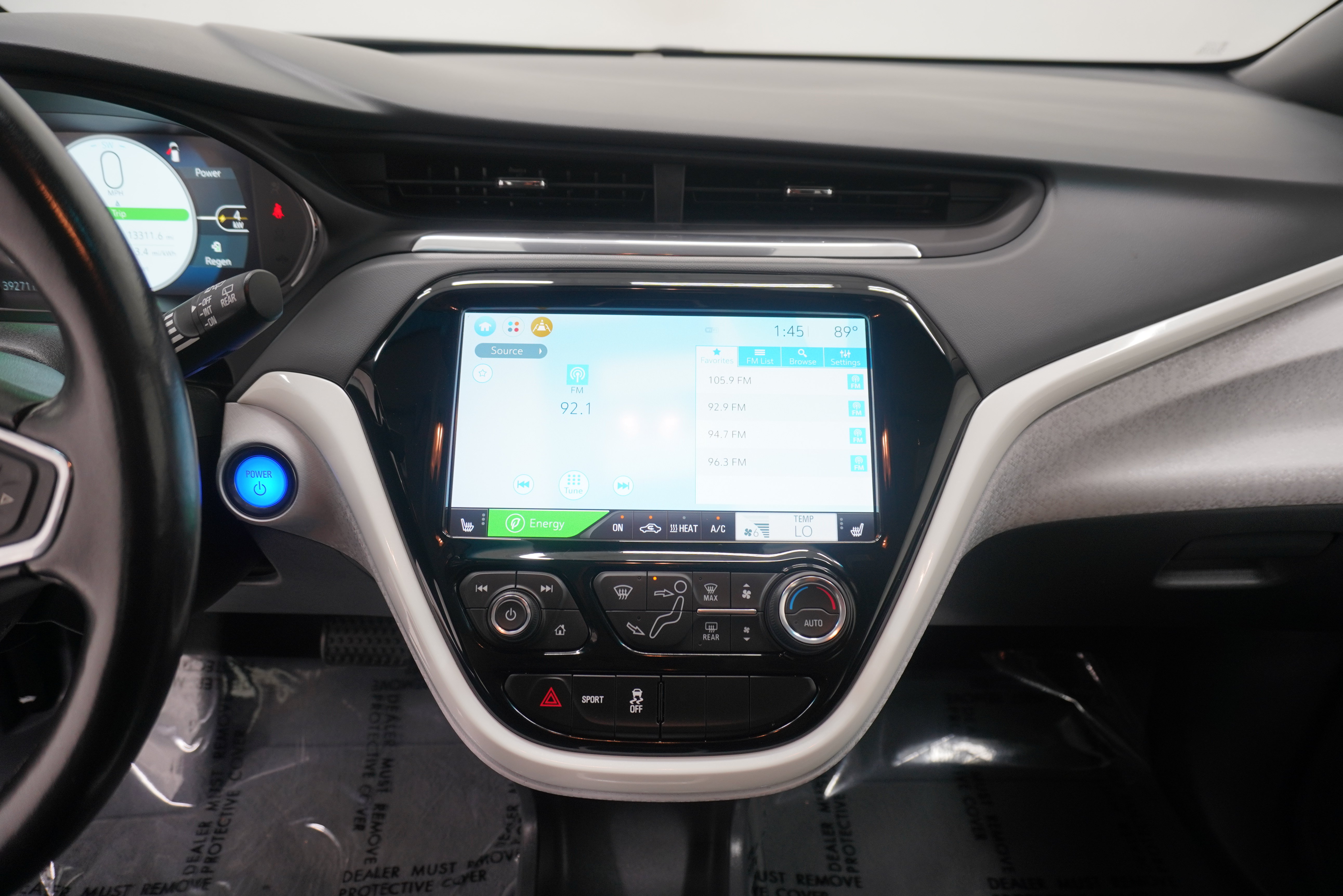 Used 2020 Chevrolet Bolt Premier w/ Infotainment Package FWD image 18