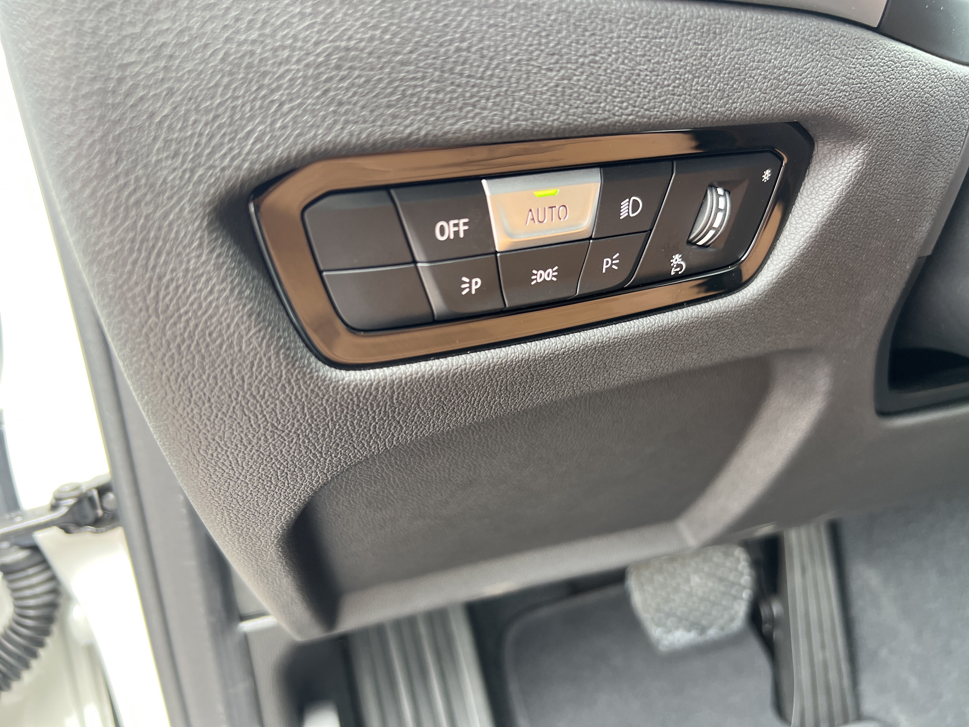 Certified 2025 BMW 230i Coupe RWD image 37