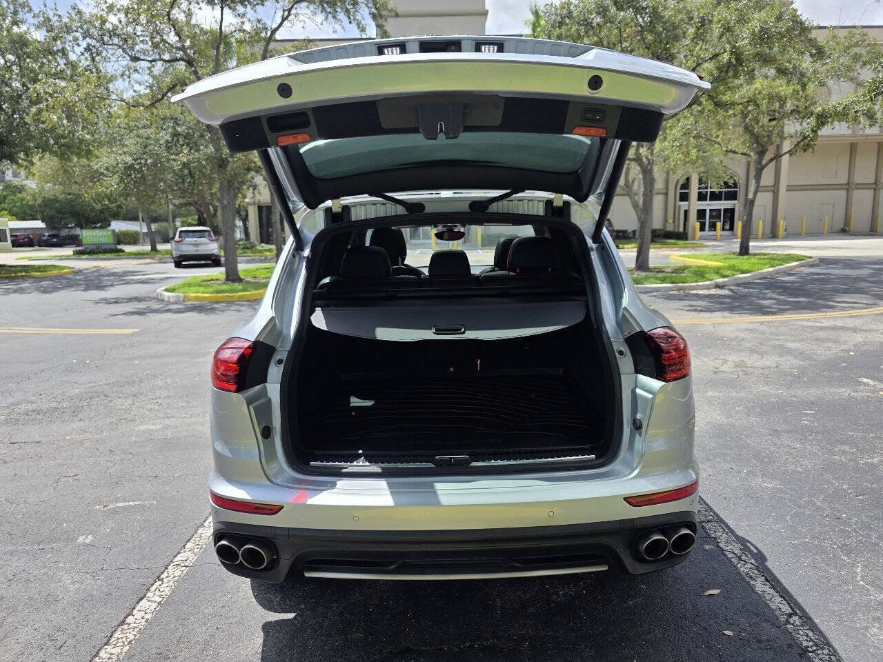 Used 2016 Porsche Cayenne S AWD/4WD image 10