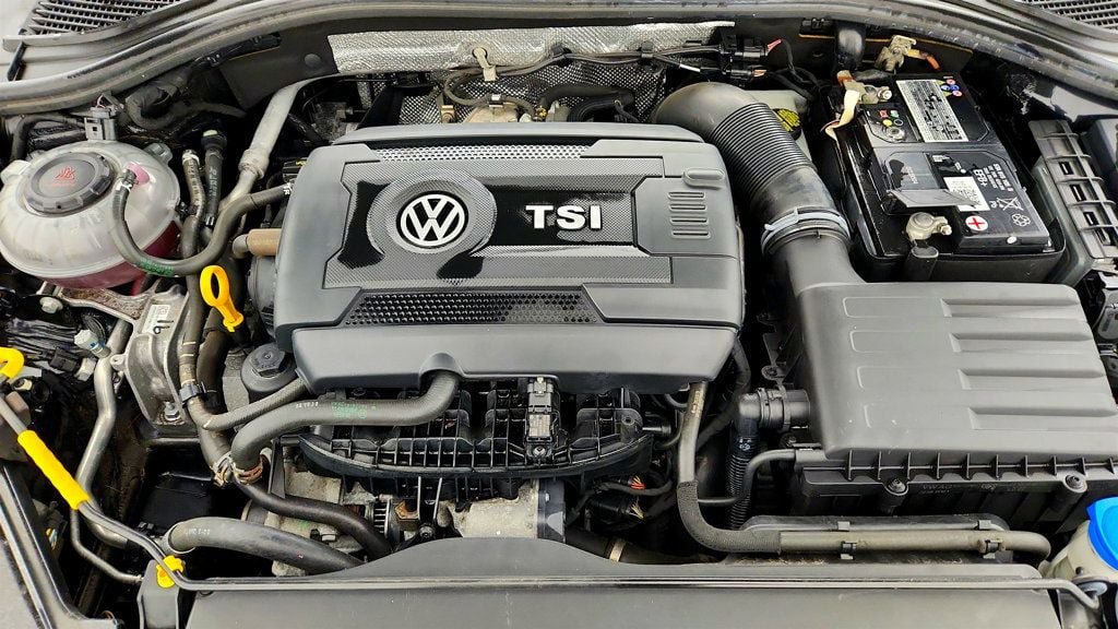 Used 2019 Volkswagen Jetta GLI FWD image 27