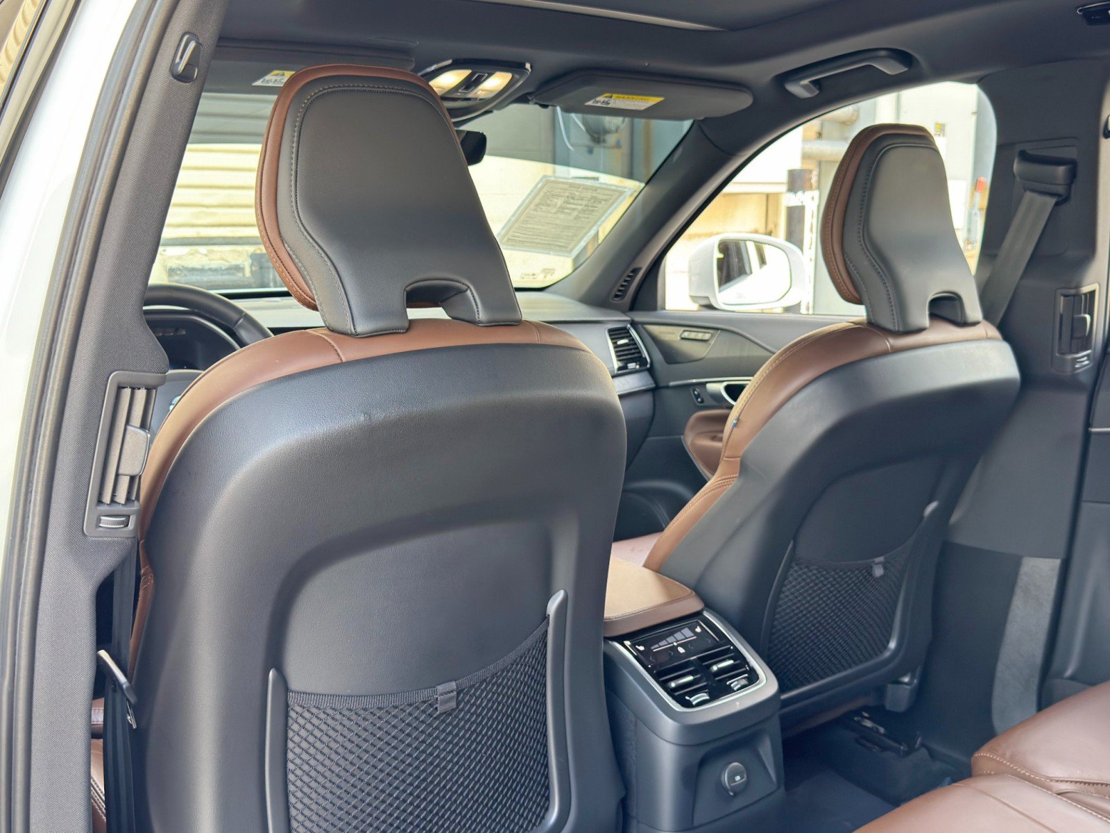 Used 2024 Volvo XC90 T8 Ultimate w/ Protection Package Premier AWD/4WD image 38