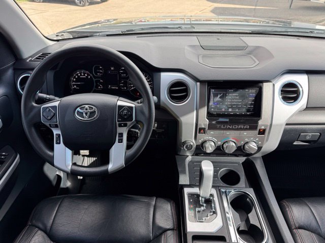 Used 2018 Toyota Tundra SR5 w/ SR5 Upgrade Package AWD/4WD image 17