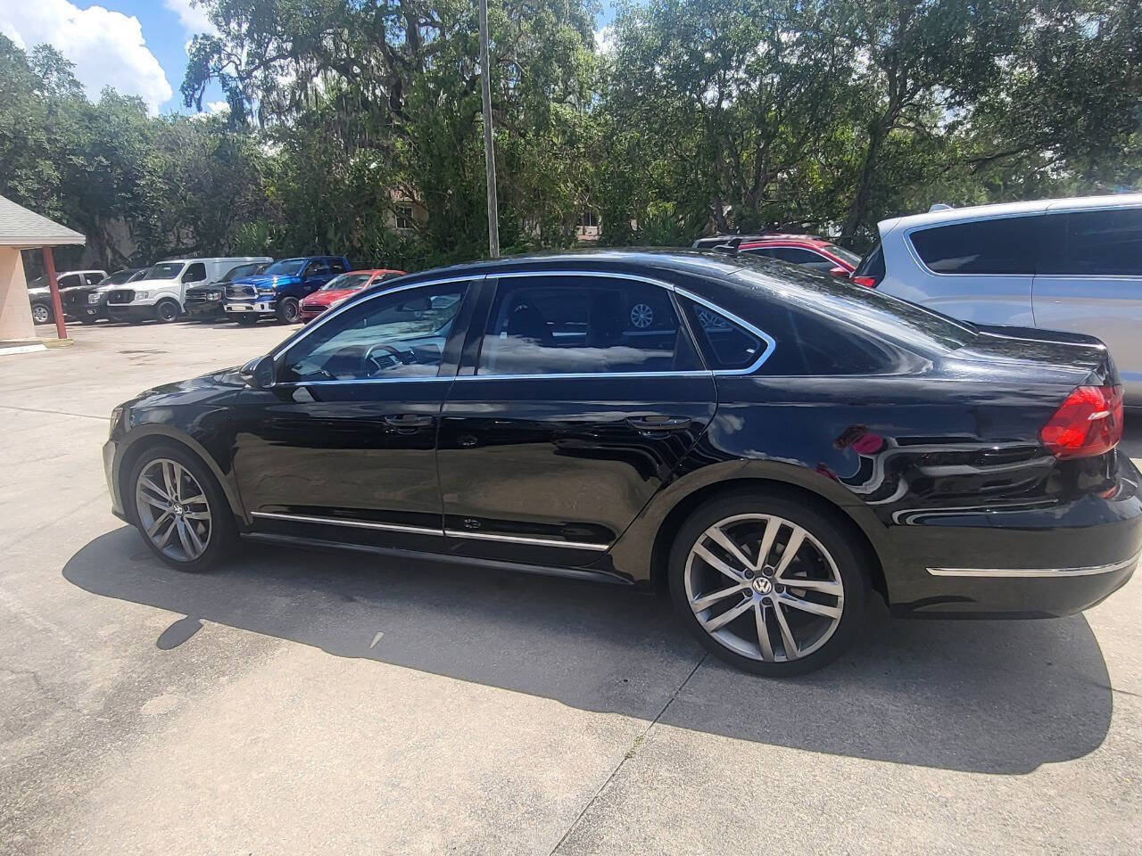Used 2016 Volkswagen Passat 1.8T SE FWD image 32