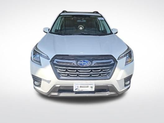 Used 2023 Subaru Forester Limited AWD/4WD image 2