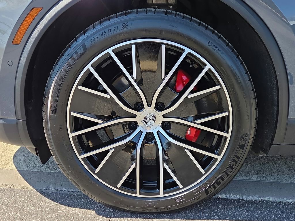 Certified 2025 Porsche Macan 4S Electric image 24