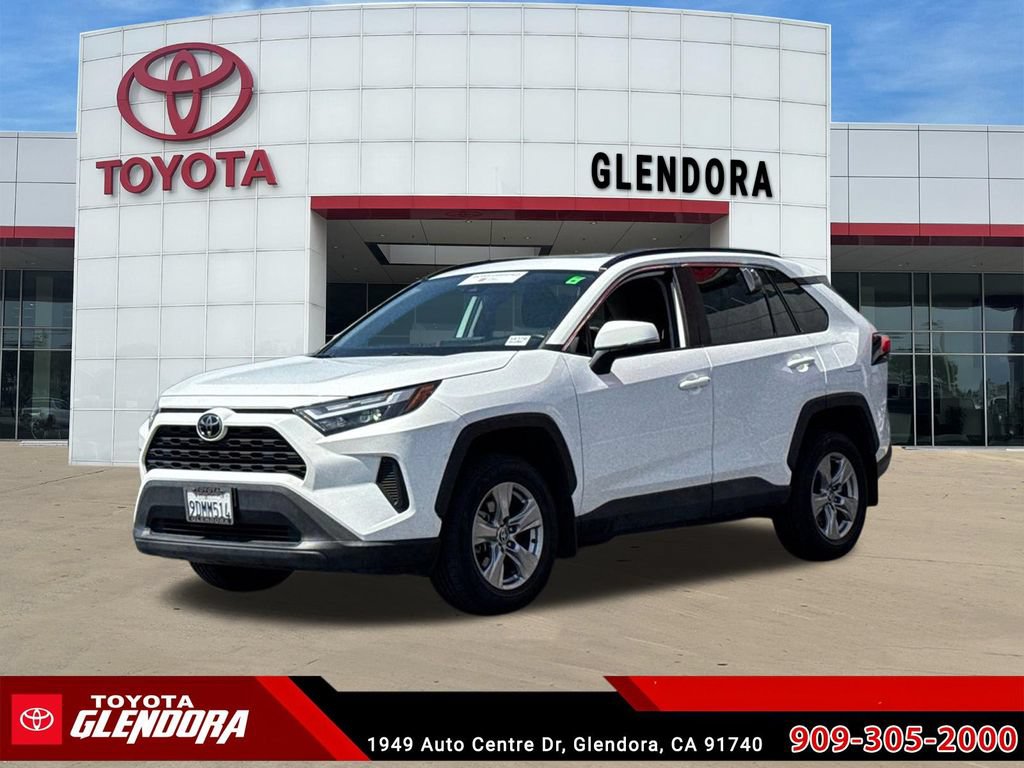 Certified 2022 Toyota RAV4 XLE w/ Convenience Package FWD image 5