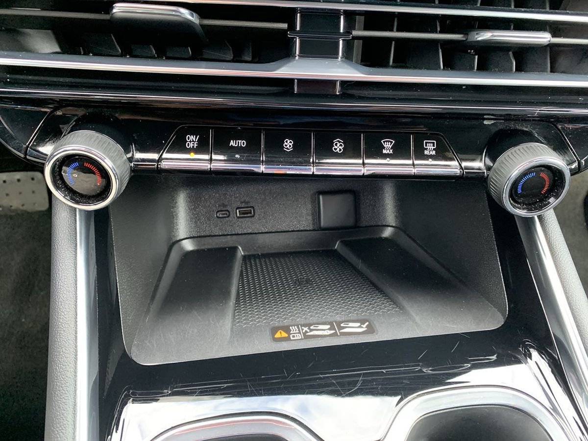 Used 2025 Chevrolet Traverse LT image 26