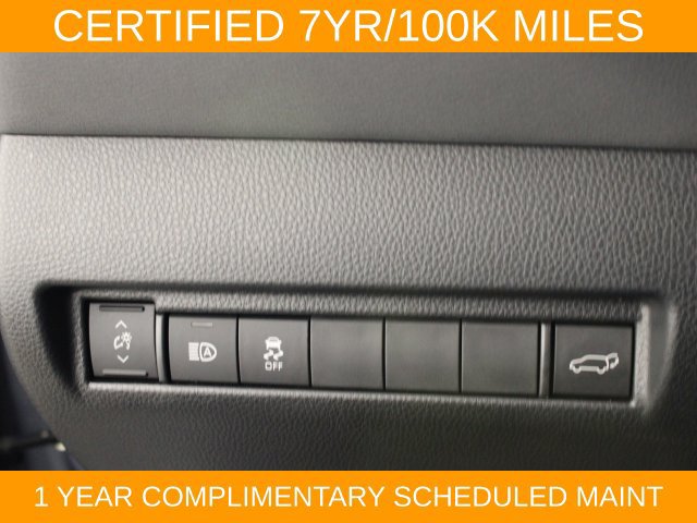 Used 2024 Toyota Venza XLE AWD/4WD image 17
