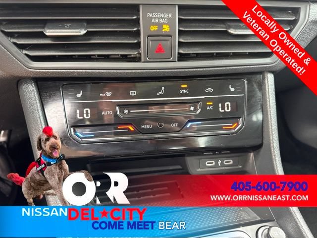 Used 2025 Volkswagen Jetta SE FWD image 24