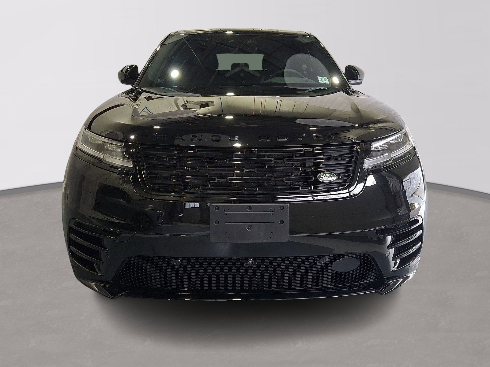 Certified 2026 Land Rover Range Rover Velar Dynamic SE AWD/4WD image 2