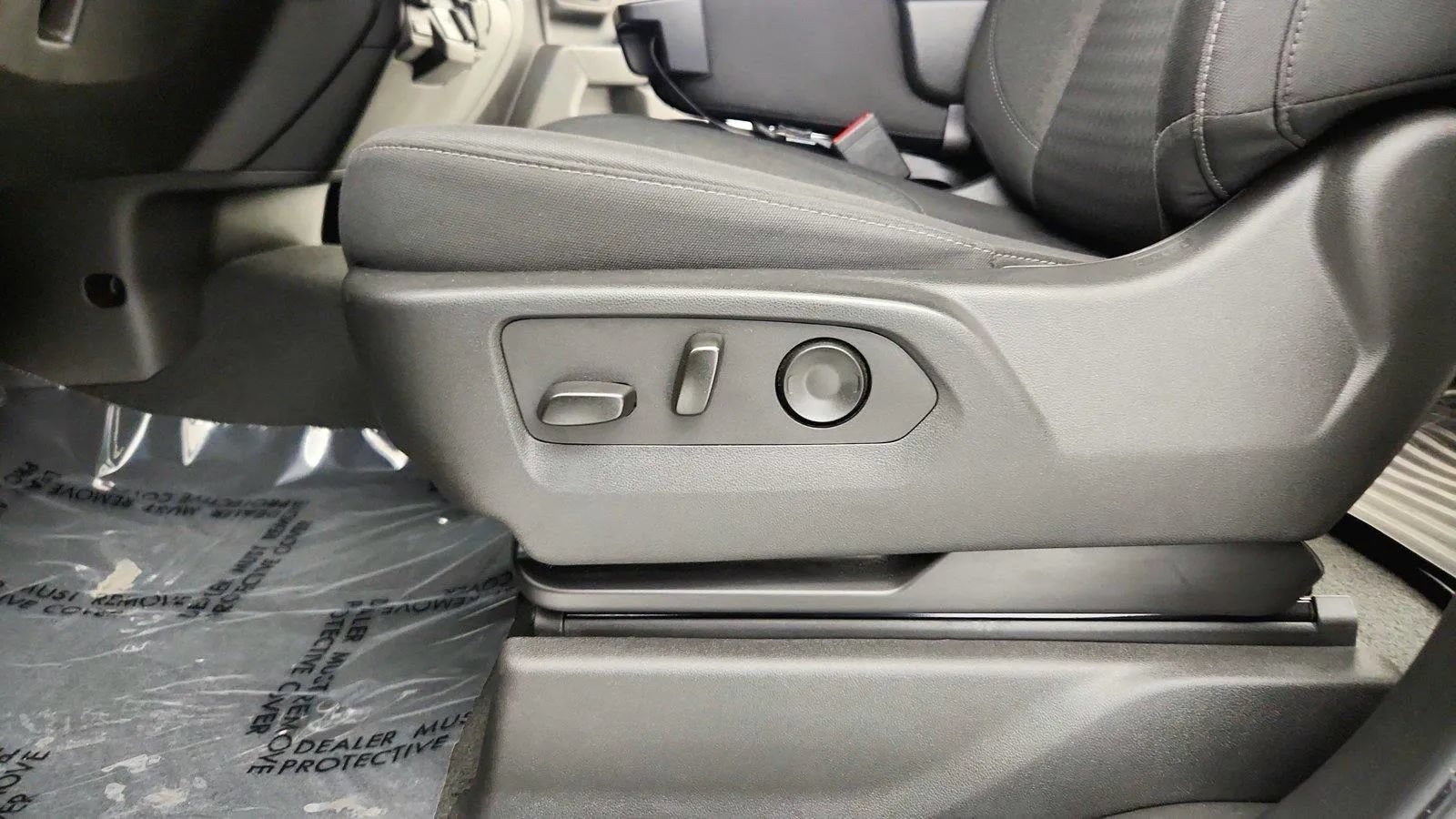Used 2025 Chevrolet Silverado 1500 Custom Trail Boss AWD/4WD image 17