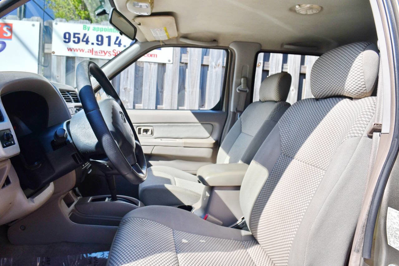 Used 2001 Nissan Frontier SE image 21