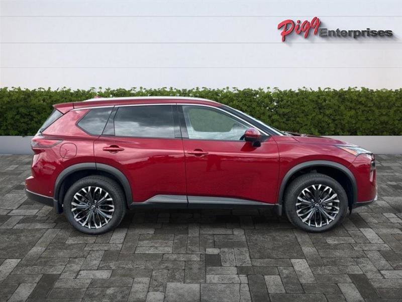 Used 2025 Nissan Rogue SL w/ Tech Package image 7