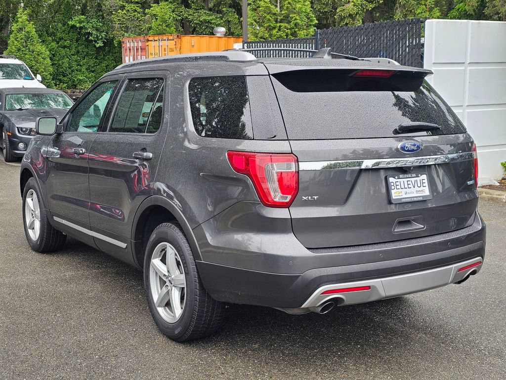 Used 2016 Ford Explorer XLT w/ Equipment Group 202A AWD/4WD image 3