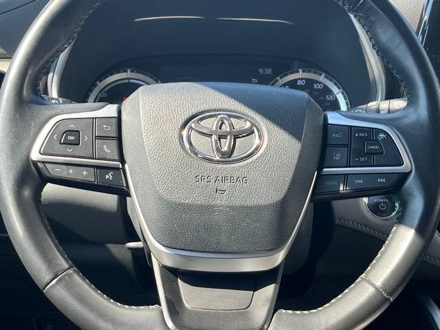 Used 2023 Toyota Highlander XLE AWD/4WD image 14