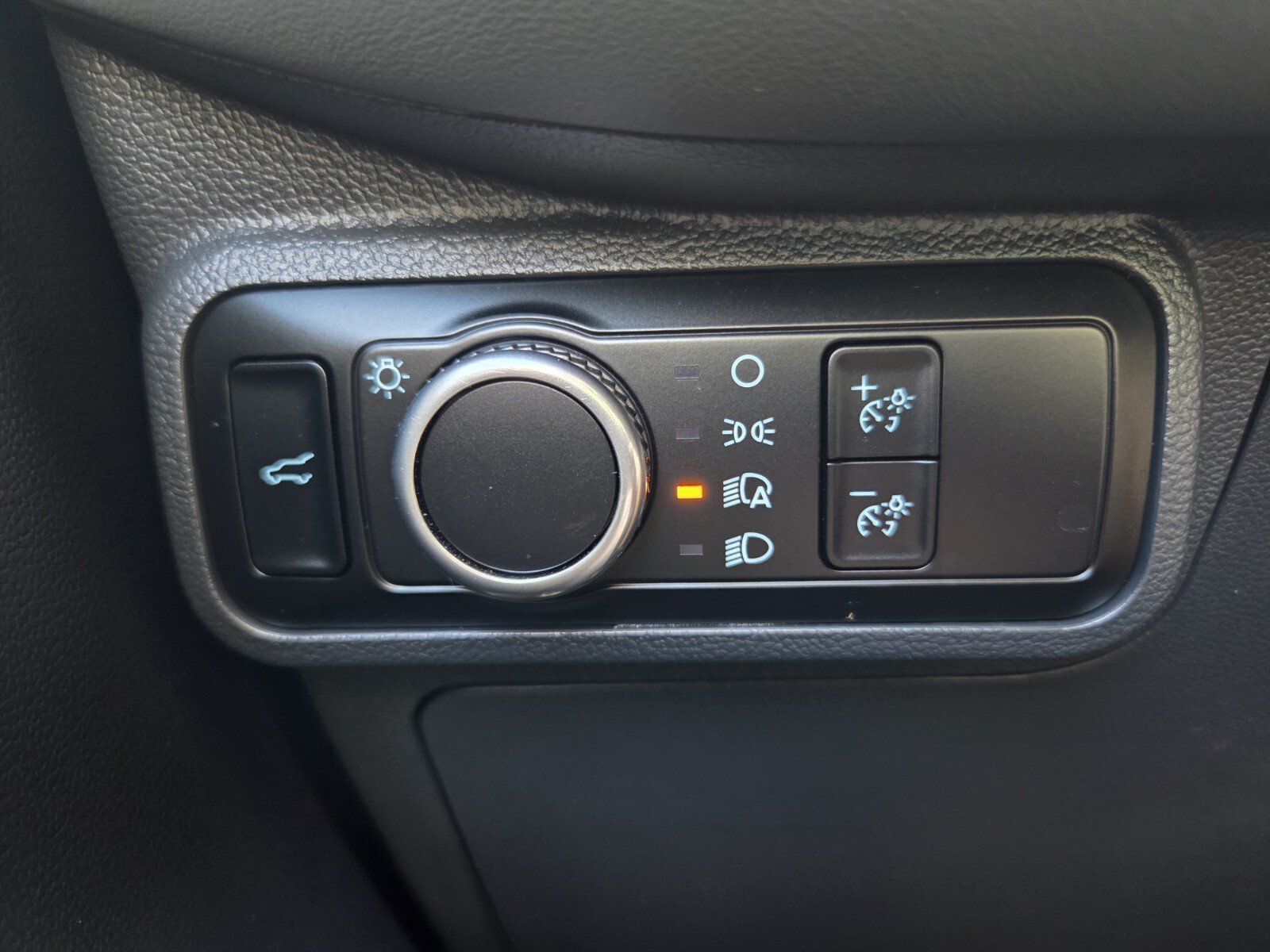 Used 2025 Ford Explorer Active RWD image 21