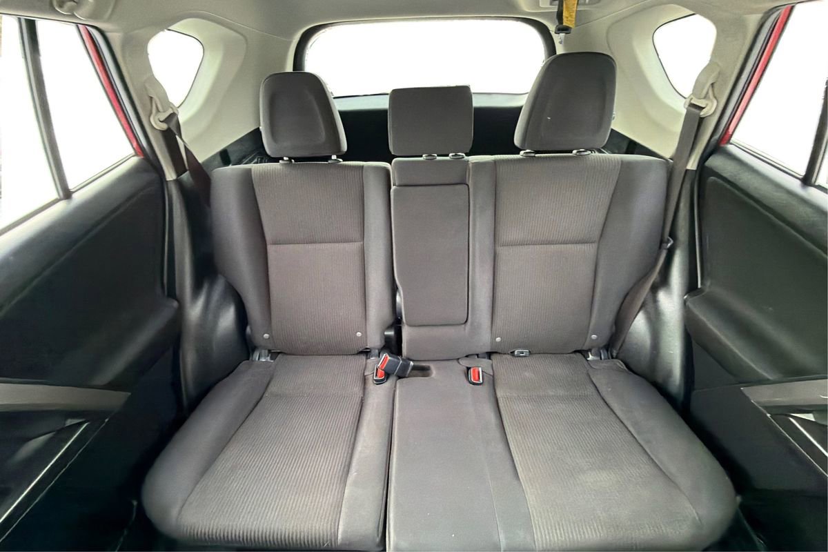 Used 2018 Toyota RAV4 LE w/ All Weather Liner Package image 13