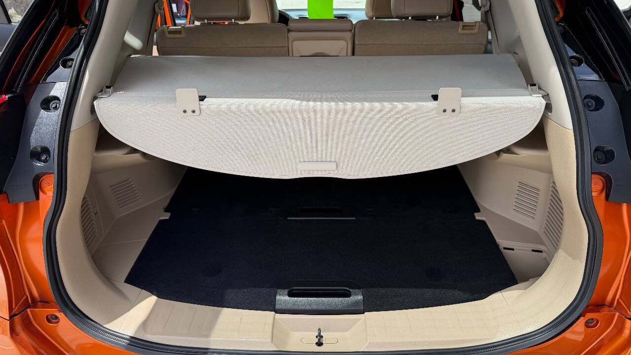 Used 2018 Nissan Rogue SL FWD image 21