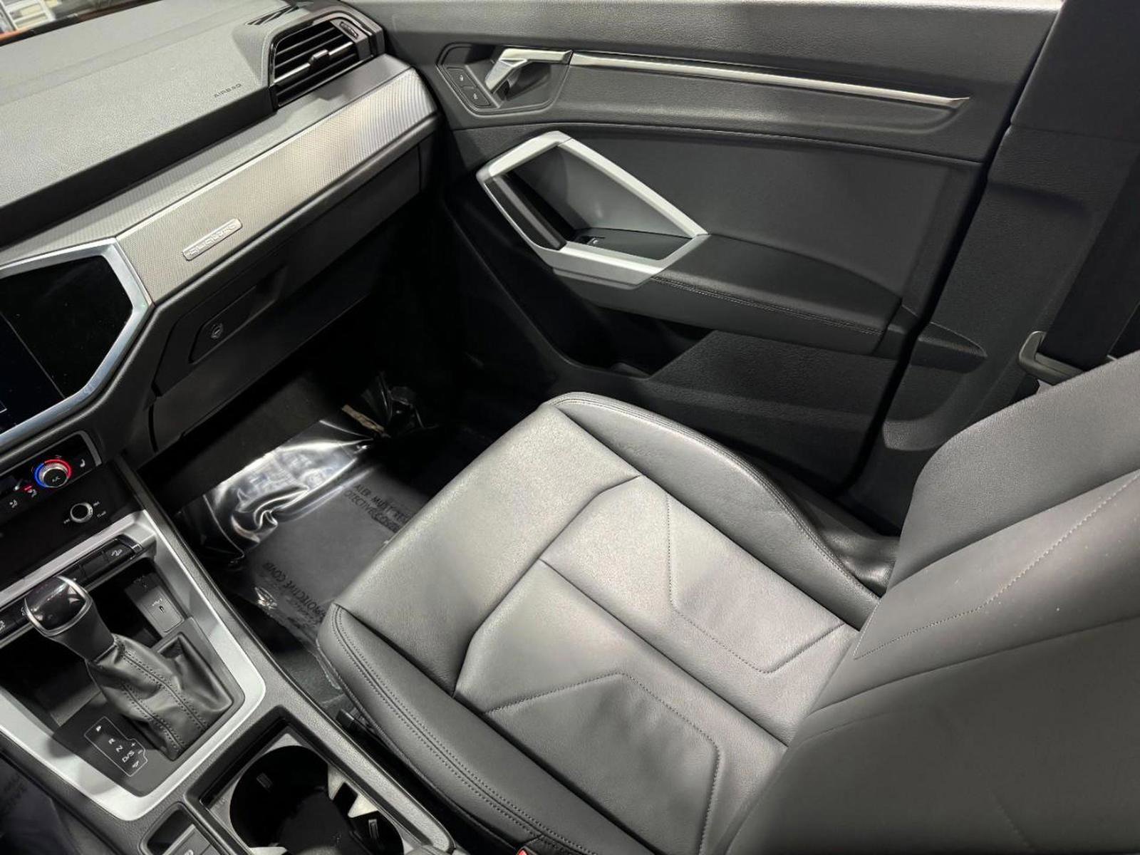 Certified 2022 Audi Q3 2.0T Premium w/ Convenience Package image 18