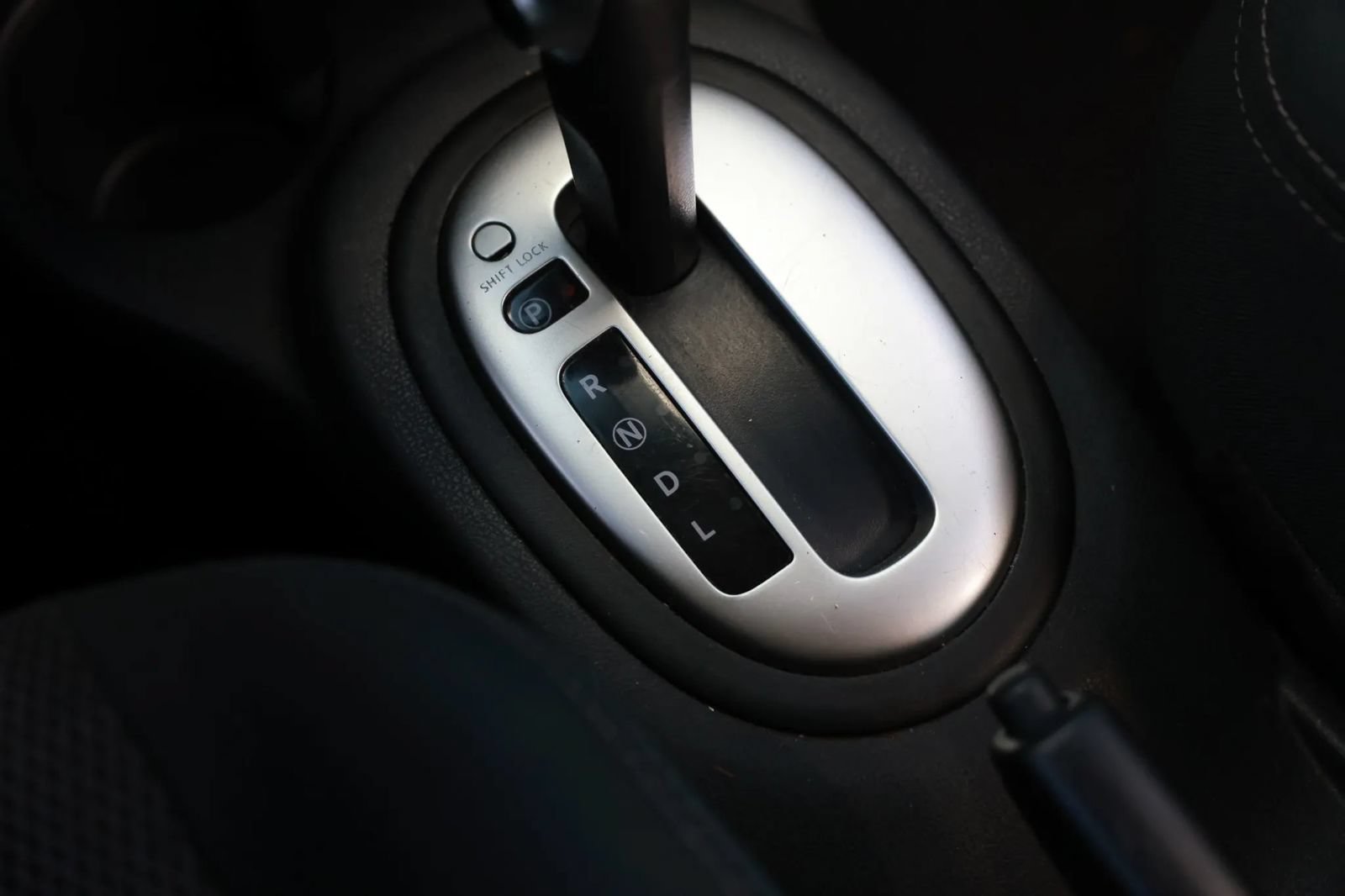 Used 2019 Nissan Versa SV FWD image 40