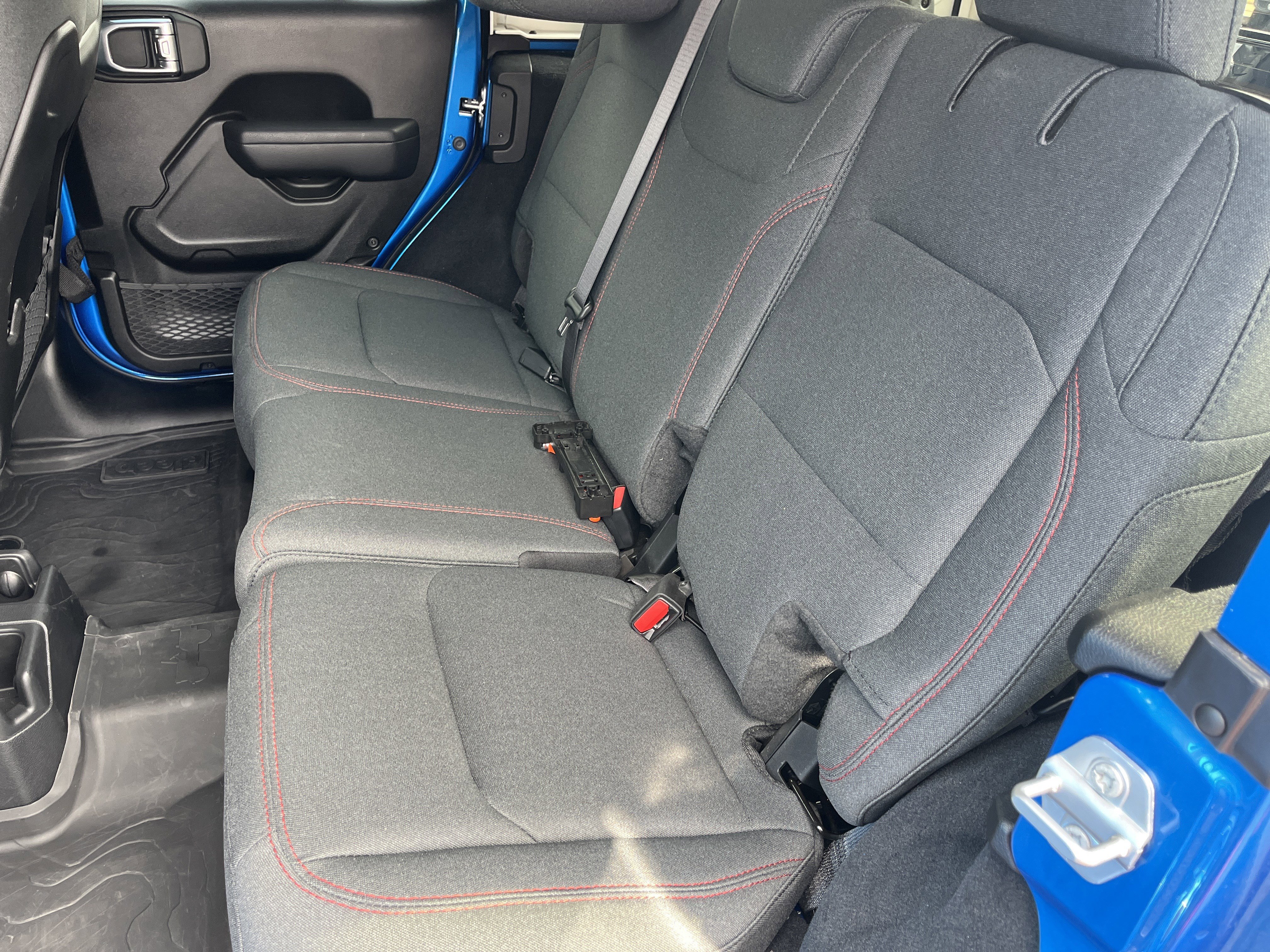 Used 2024 Jeep Wrangler Unlimited Rubicon w/ XTREMEE 35" Tire Package image 16