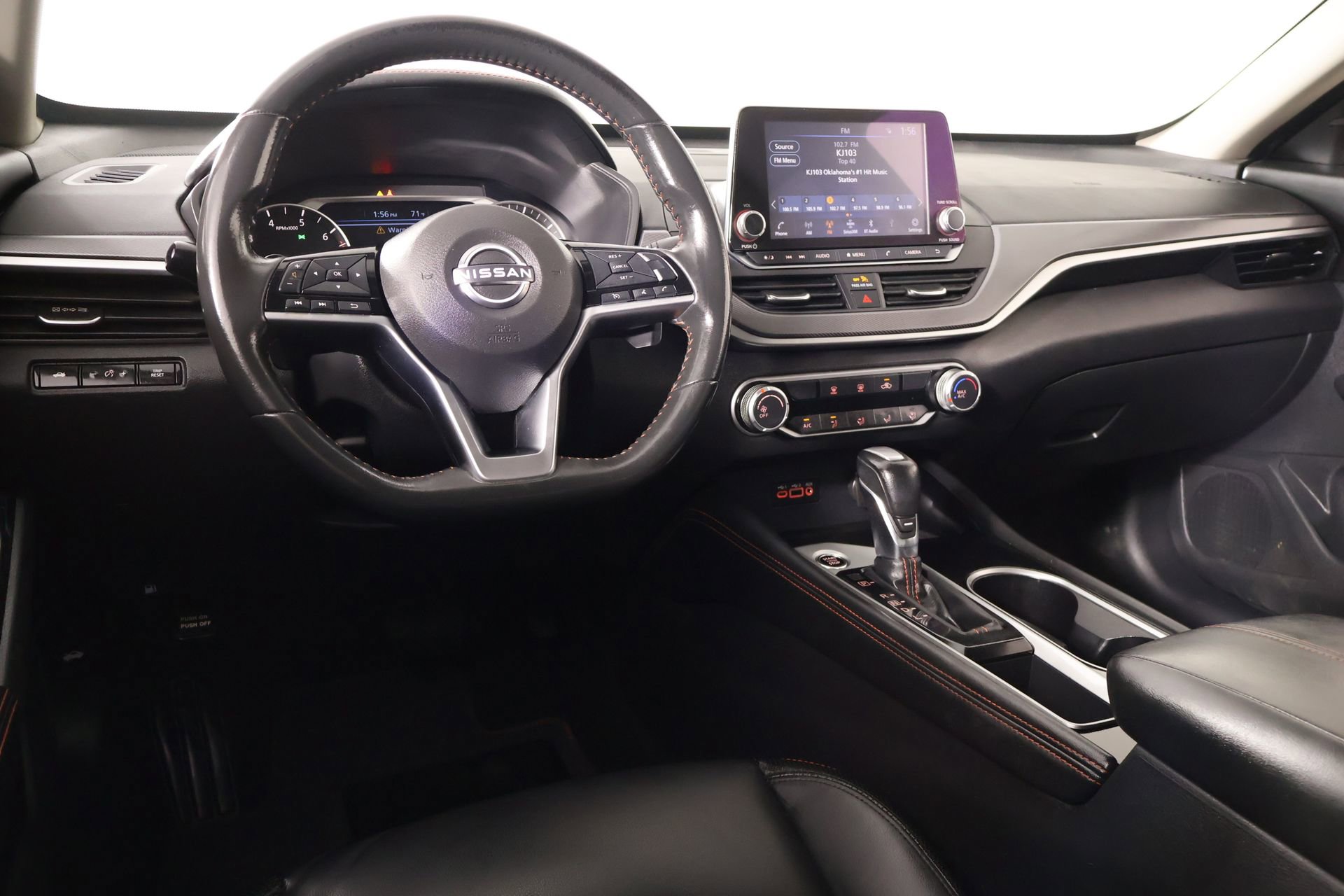 Used 2024 Nissan Altima 2.5 SR FWD image 2