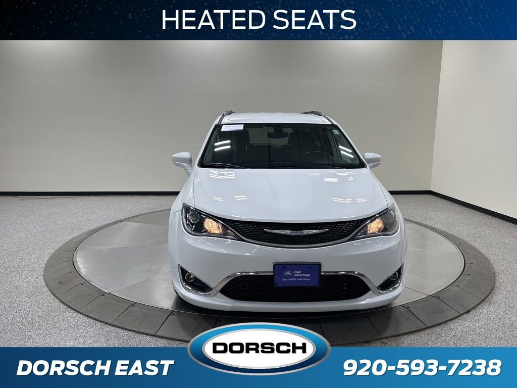 Used 2018 Chrysler Pacifica Touring-L FWD image 3